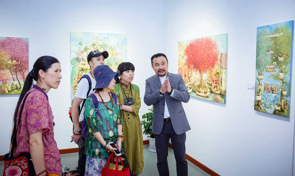 多位国际艺术家同时在香华天新艺境上海宝胜划廊展出