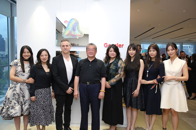 前進全球頂級建築事務所．美國Gensler上海總部 香華天李善單+瑪馨玲月「明鏡～Transparency」開展