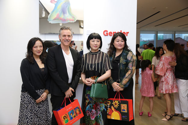 前進全球頂級建築事務所．美國Gensler上海總部 香華天李善單+瑪馨玲月「明鏡～Transparency」開展-董事長周貝芬