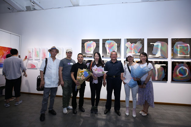 香华天新艺境上海宝胜划廊李善单玛馨玲月明镜划展